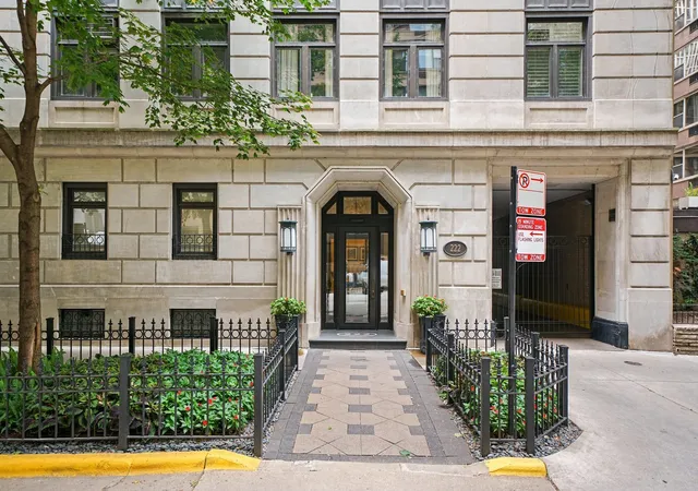 Condo for sale at 222 E Chestnut St #5B, Chicago, IL 60611 | MLS# 12787040