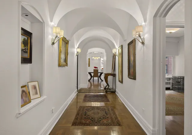 Photo 2 of Condo for sale at 222 E Chestnut St #5B, Chicago, IL 60611 | MLS# 12787040 | Listing updated on 2026-10-17
