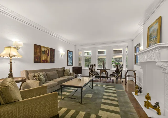 Photo 4 of Condo for sale at 222 E Chestnut St #5B, Chicago, IL 60611 | MLS# 12787040 | Listing updated on 2026-10-17
