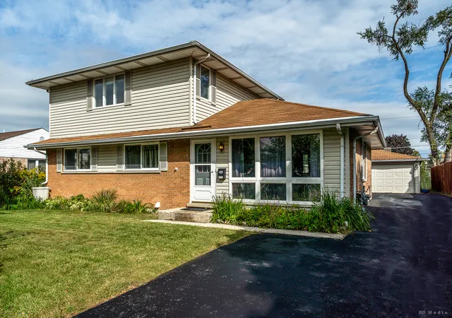 Photo 2 of Single family home for sale at 6314 W 85th Street, Burbank, IL 60459 | MLS# 12787041 | Listing updated on 2026-10-22