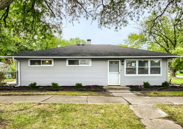 Single family home for sale at 15301 Dorchester Ave, Dolton, IL 60419 | MLS# 12787050