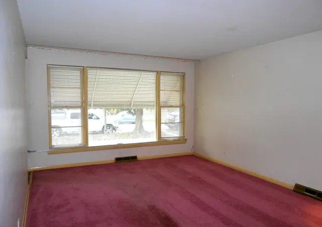 Photo 4 of Single family home for sale at 8339 S Kenneth Ave, Chicago, IL 60652 | MLS# 12787056 | Listing updated on 2026-10-22