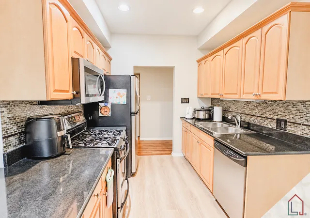 Photo 3 of Condo for sale at 4615 S Michigan Ave #3S, Chicago, IL 60653 | MLS# 12787067 | Listing updated on 2026-10-22