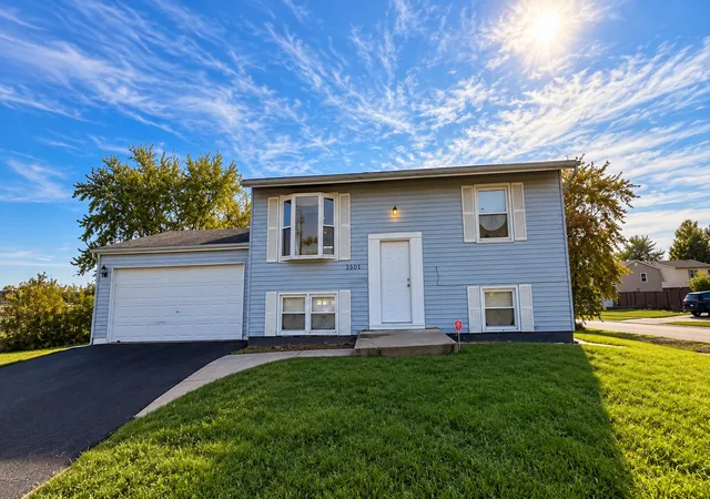 Single family home for sale at 3501 177th Street, Country Club Hills, IL 60478 | MLS# 12787075