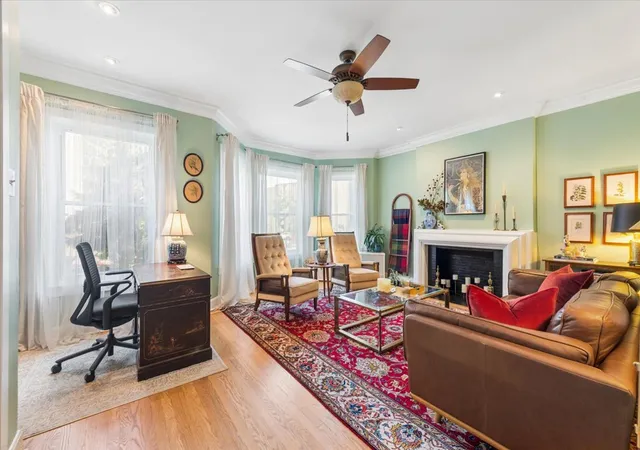 Photo 3 of Condo for sale at 3808 N Pine Grv Ave #1S, Chicago, IL 60613 | MLS# 12787083 | Listing updated on 2026-10-22