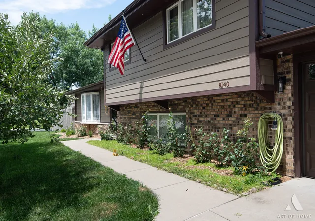Photo 2 of Single family home for sale at 8140 W 91st Street, Hickory Hills, IL 60457 | MLS# 12787101 | Listing updated on 2026-10-22