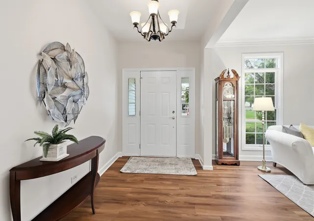 Photo 3 of Single family home for sale at 1 Fernwood Ct, Algonquin, IL 60102 | MLS# 12787109 | Listing updated on 2026-10-22