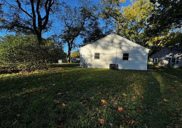 Photo 3 of Single family home for sale at 802 Sherwood Ter, Champaign, IL 61820 | MLS# 12787118 | Listing updated on 2026-10-27