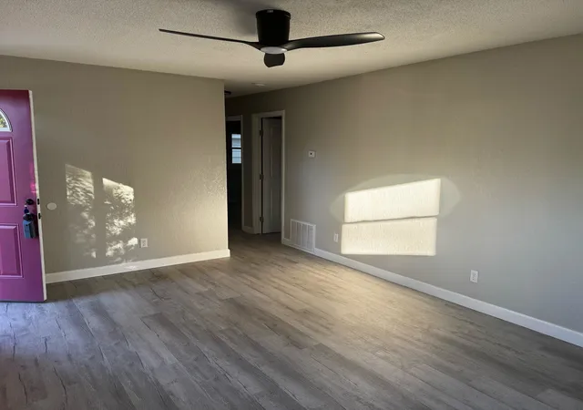 Photo 4 of Single family home for sale at 802 Sherwood Ter, Champaign, IL 61820 | MLS# 12787118 | Listing updated on 2026-10-27