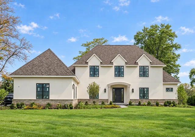 Photo 2 of Single family home for sale at 270 Majestic Oak Ct, Lake Forest, IL 60045 | MLS# 12787122 | Listing updated on 2026-10-21