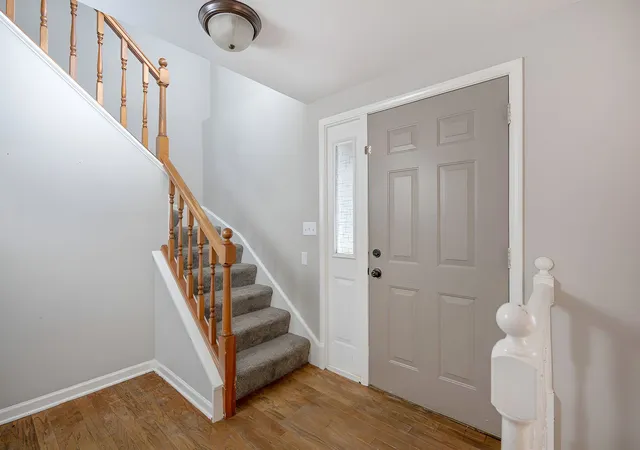 Photo 2 of Single family home for sale at 571 Shenandoah Trl, Elgin, IL 60123 | MLS# 12787136 | Listing updated on 2026-10-23