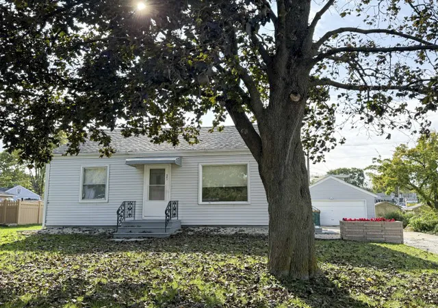Single family home for sale at 903 Grandview Ave, Lockport, IL 60441 | MLS# 12787166