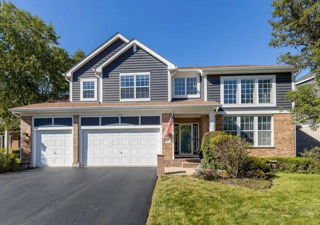 Photo 2 of Single family home for sale at 568 Crooked Stick Ct, Vernon Hills, IL 60061 | MLS# 12787170 | Listing updated on 2026-10-22