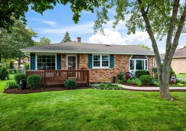 Single family home for sale at 508 Spring St, Roselle, IL 60172 | MLS# 12787184
