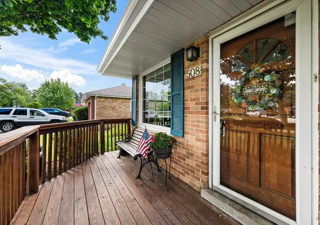 Photo 3 of Single family home for sale at 508 Spring St, Roselle, IL 60172 | MLS# 12787184 | Listing updated on 2026-10-21