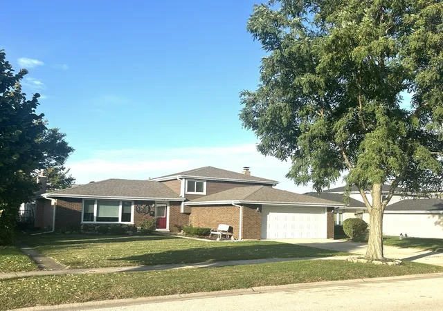 Single family home for sale at 4816 W 121st Place, Alsip, IL 60803 | MLS# 12787193