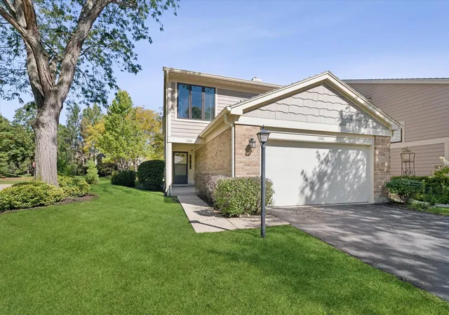 Photo 1 of Condo for sale at 1302 Pimlico Pkwy, Libertyville, IL 60048 | MLS# 12787197 | Listing updated on 2026-10-22