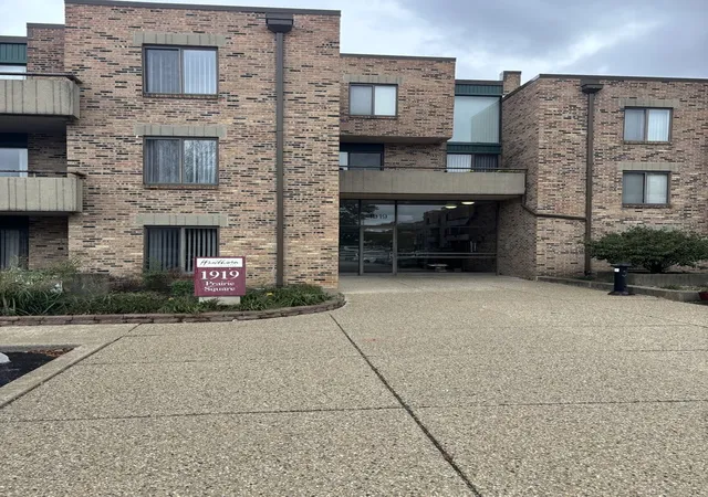 Photo 1 of Condo for sale at 1919 Prairie Sq #32, Schaumburg, IL 60173 | MLS# 12787201 | Listing updated on 2026-10-20