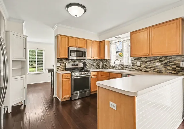 Photo 3 of Single family home for sale at 2852 Lindgren Ct, Aurora, IL 60503 | MLS# 12787203 | Listing updated on 2026-10-22