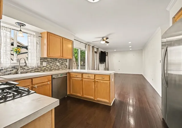 Photo 4 of Single family home for sale at 2852 Lindgren Ct, Aurora, IL 60503 | MLS# 12787203 | Listing updated on 2026-10-22