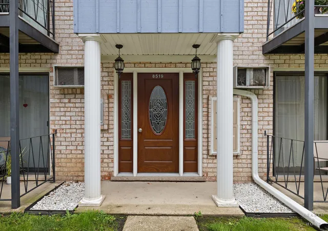 Listing Photo 3 - Condo for sale in building located at 8519 W Catherine Ave, Chicago, IL 60656 - Unit #380