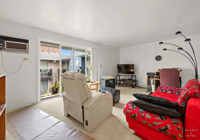 Listing Photo 5 - Condo for sale in building located at 8519 W Catherine Ave, Chicago, IL 60656 - Unit #380