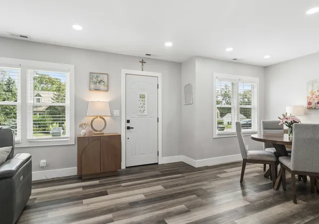 Photo 2 of Single family home for sale at 418 S Lake Ter, Mundelein, IL 60060 | MLS# 12787206 | Listing updated on 2026-10-28