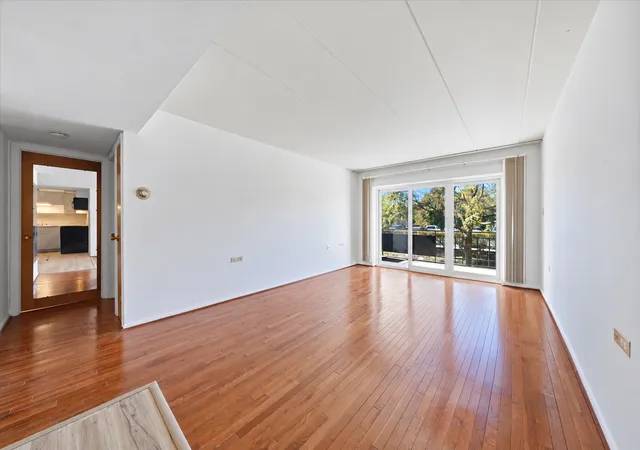 Photo 3 of Condo for sale at 940 Holbrook Rd #32A, Homewood, IL 60430 | MLS# 12787219 | Listing updated on 2026-10-28