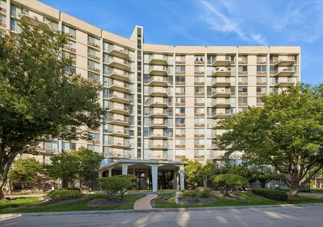 Photo 2 of Condo for sale at 20 N Tower Rd #6A, Oak Brook, IL 60523 | MLS# 12787222 | Listing updated on 2026-10-22