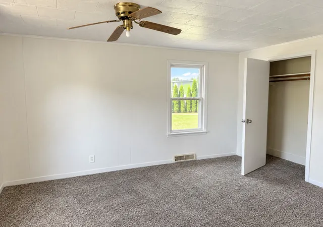 Photo 2 of Single family home for sale at 411 S Everett St, Streator, IL 61364 | MLS# 12787237 | Listing updated on 2026-10-22