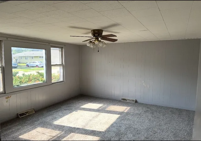 Photo 3 of Single family home for sale at 411 S Everett St, Streator, IL 61364 | MLS# 12787237 | Listing updated on 2026-10-22