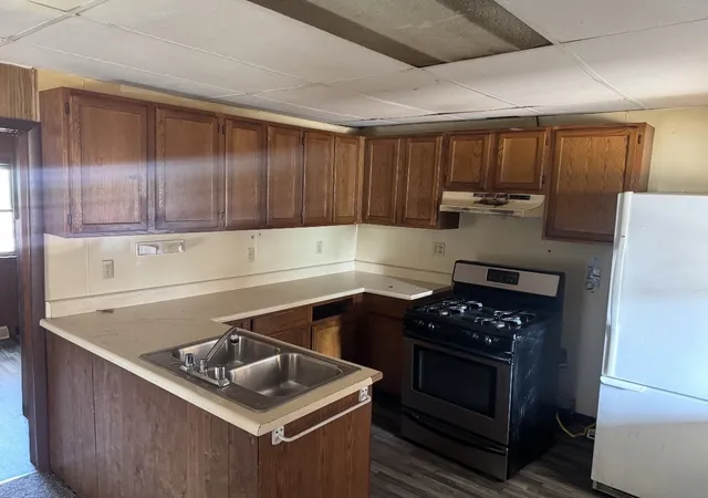 Photo 3 of Single family home for sale at 411 S Everett St, Streator, IL 61364 | MLS# 12787237 | Listing updated on 2026-10-22