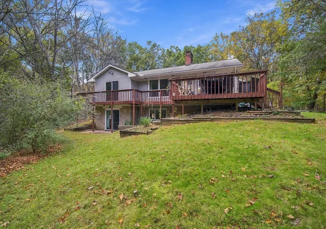 Photo 3 of Single family home for sale at 27 Carribean Dr, Putnam, IL 61560 | MLS# 12787241 | Listing updated on 2026-10-20