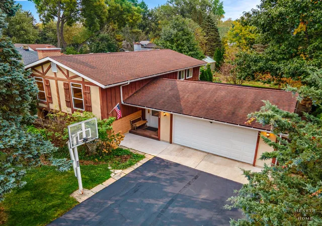 Photo 1 of Single family home for sale at 213 Liberty Ave, Fox River Grove, IL 60021 | MLS# 12787251 | Listing updated on 2026-10-22