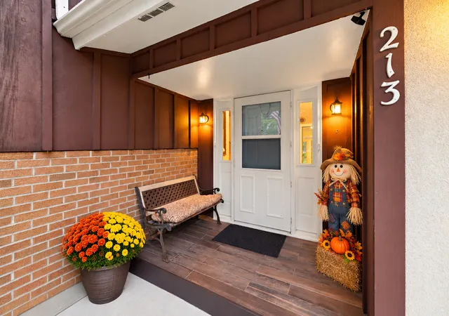 Photo 2 of Single family home for sale at 213 Liberty Ave, Fox River Grove, IL 60021 | MLS# 12787251 | Listing updated on 2026-10-22