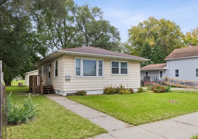 Photo 1 of Sale Pending at 1337 Morton Dr, East Moline, IL 61244 | MLS# 12787252 | Listing updated on 2026-10-23