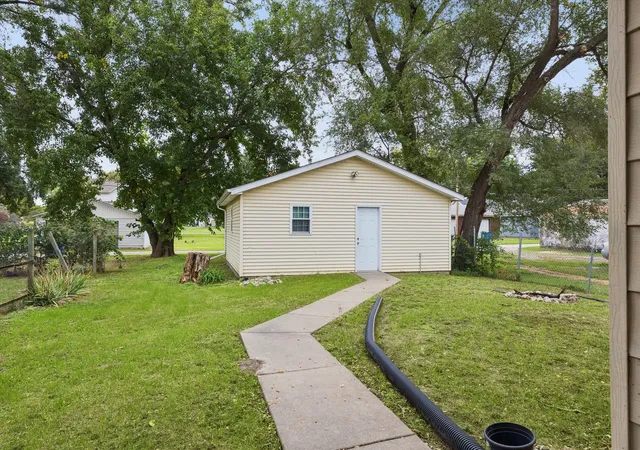 Photo 3 of Sale Pending at 1337 Morton Dr, East Moline, IL 61244 | MLS# 12787252 | Listing updated on 2026-10-23