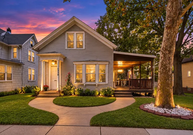 Single family home for sale at 2334 Walnut St, Blue Island, IL 60406 | MLS# 12787253