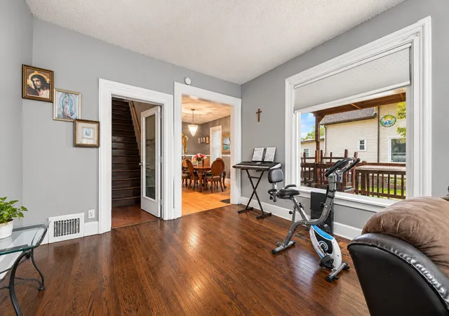 Photo 3 of Single family home for sale at 2334 Walnut St, Blue Island, IL 60406 | MLS# 12787253 | Listing updated on 2026-10-21