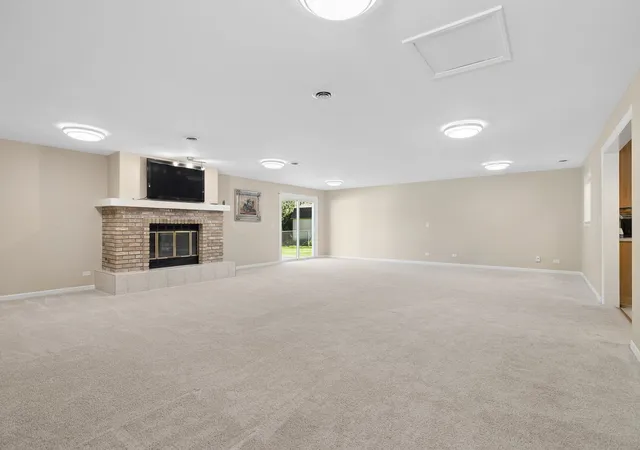 Photo 3 of Single family home for sale at 10238 Hilltop Dr, Orland Park, IL 60462 | MLS# 12787257 | Listing updated on 2026-10-22