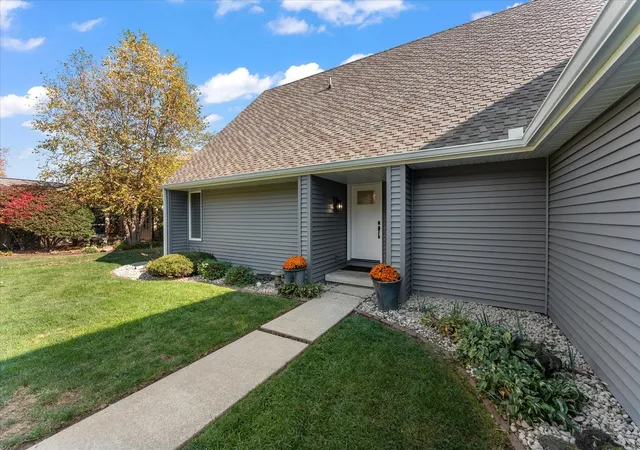 Photo 3 of Single family home for sale at 1912 Byrnebruk Dr, Champaign, IL 61822 | MLS# 12787260 | Listing updated on 2026-10-29