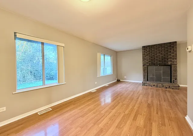 Photo 4 of Single family home for sale at 3515 Bordeaux Ct, Hazel Crest, IL 60429 | MLS# 12787265 | Listing updated on 2026-10-22