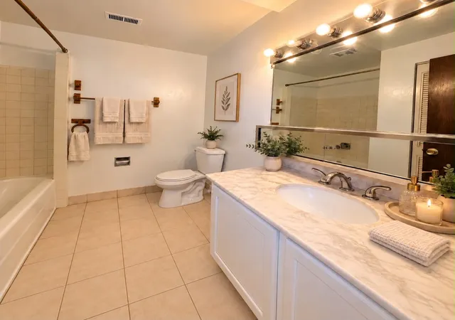 Listing Photo 4 - Condo for sale in building located at 15335th Dr Martin Luther King Jr, Dolton, IL 60419 - Unit #7
