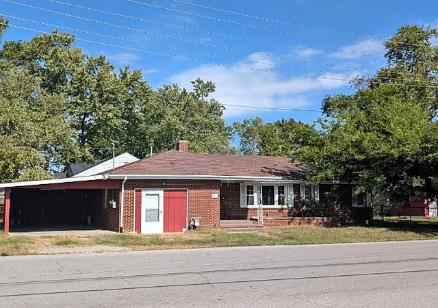 Photo 2 of Single family home for sale at 1804 W Copeland St, Marion, IL 62959 | MLS# 12787293 | Listing updated on 2026-10-20