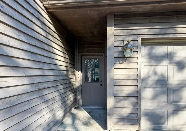 Photo 3 of Sale Pending at 1504 Sandpiper Ln, Champaign, IL 61821 | MLS# 12787296 | Listing updated on 2026-10-28