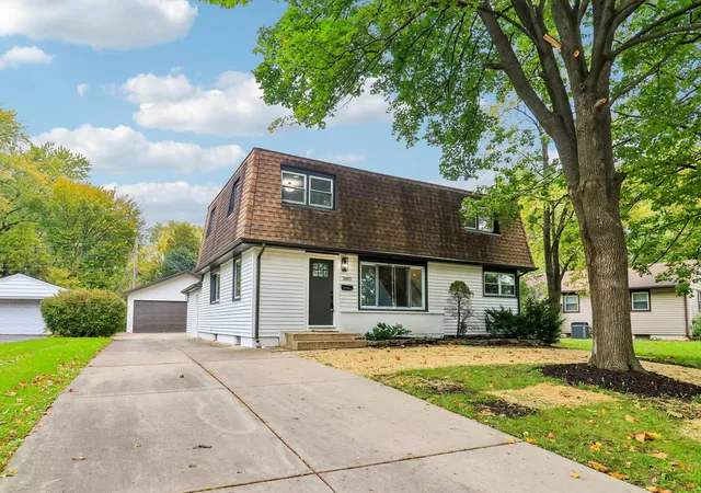 Photo 1 of Single family home for sale at 3610 Pheasant Dr, Rolling Meadows, IL 60008 | MLS# 12787297 | Listing updated on 2026-10-22