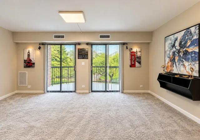 Listing Photo 5 - Condo for sale in building located at 1605 E Central Rd, Arlington Heights, IL 60005 - Unit #202A