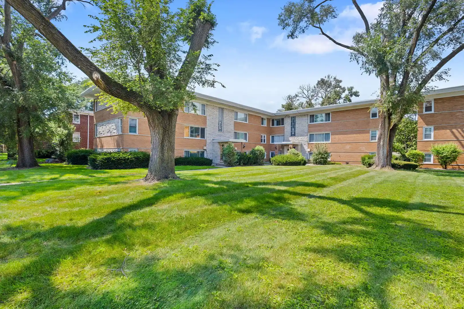 Listing Photo 2 - Condo for sale in 6846 W Lode Dr located at 6846 W Lode Dr, Worth, IL 60482 - Unit #3A