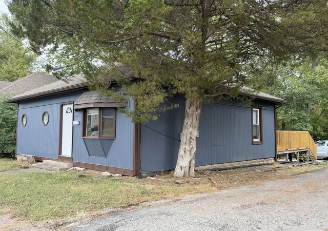 Photo 1 of Single family home for sale at 618 N 9th Street, Murphysboro, IL 62966 | MLS# 12787342 | Listing updated on 2026-10-27