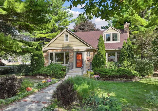 Single family home for sale at 501 S Wille St, Mount Prospect, IL 60056 | MLS# 12787343